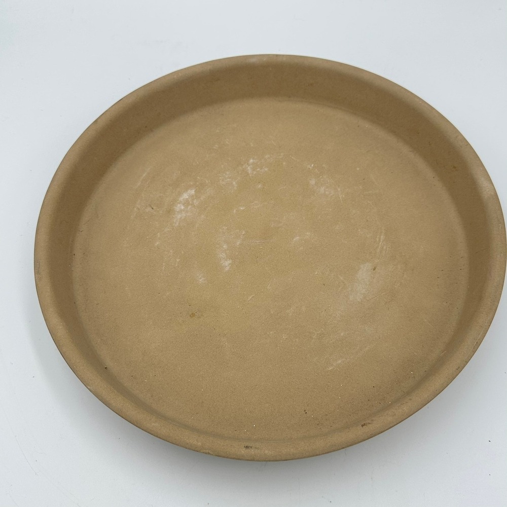 The Pampered Chef Deep Dish Baker Unisex 11" Tan Stoneware Pizza Pie Pan USA